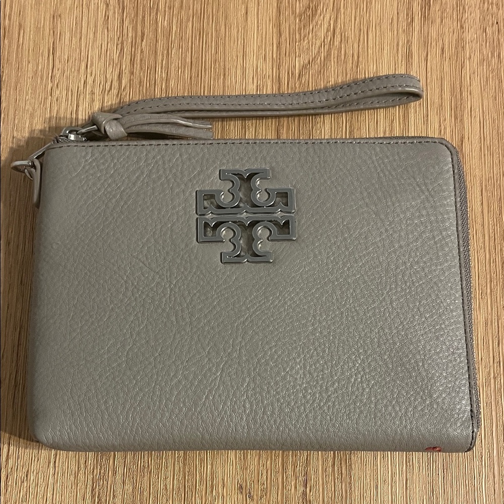 Tory Burch Bags Tory Burch Britten Gray Wristlet with Logo 7.5”L 5.5”H